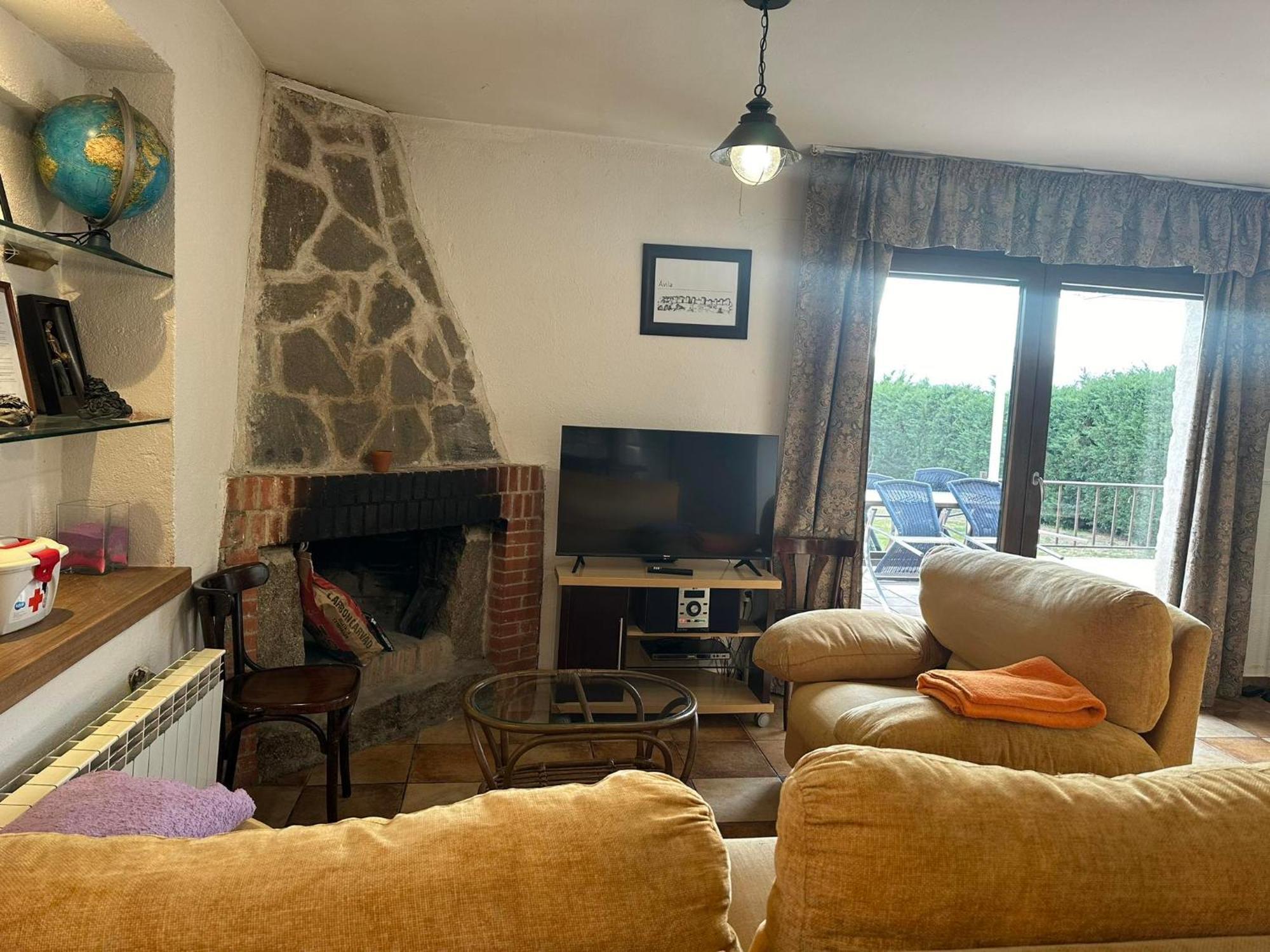 Vivienda De Uso Turistico El Nido Guest House La Serrada Ngoại thất bức ảnh