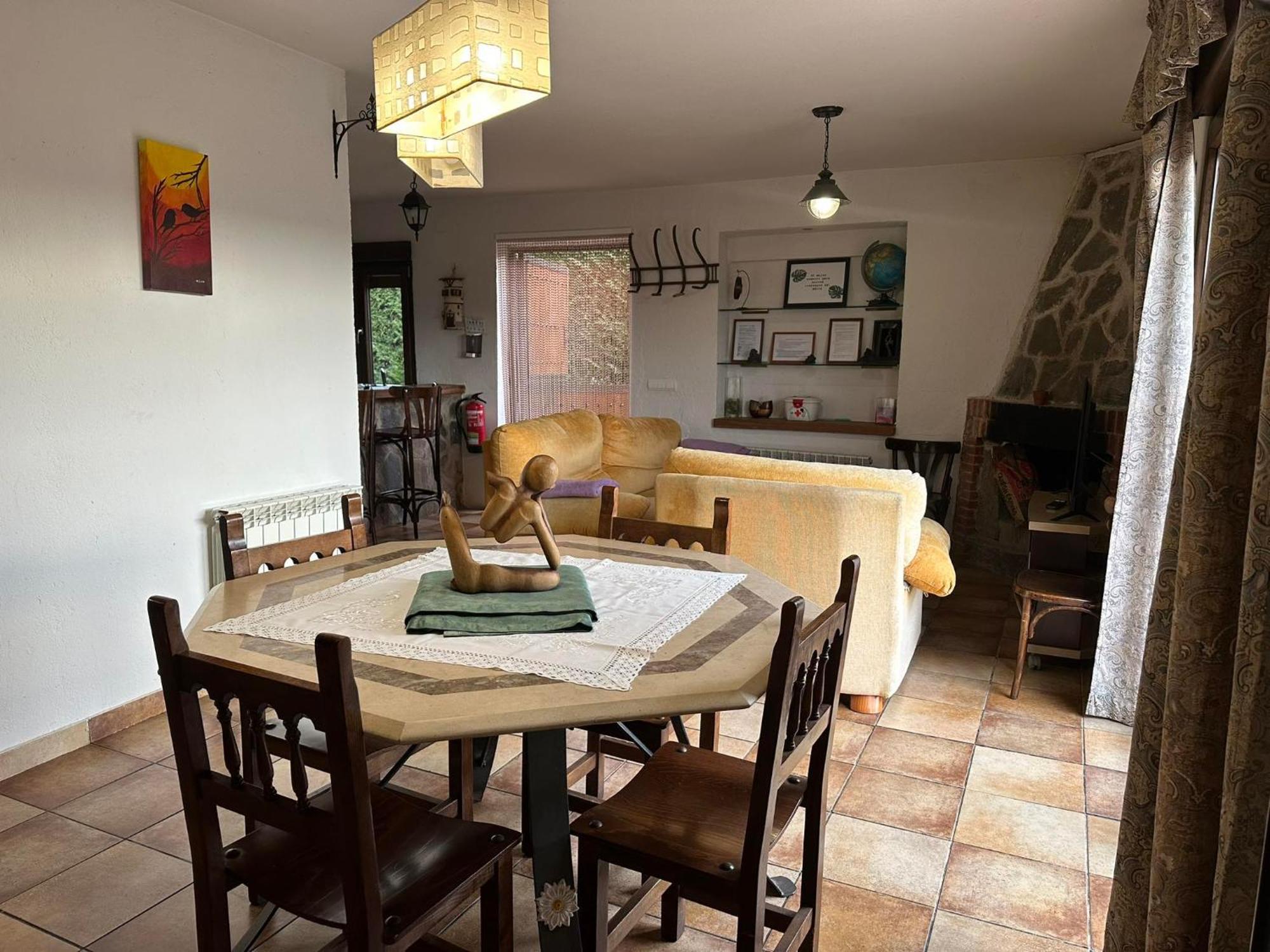 Vivienda De Uso Turistico El Nido Guest House La Serrada Ngoại thất bức ảnh