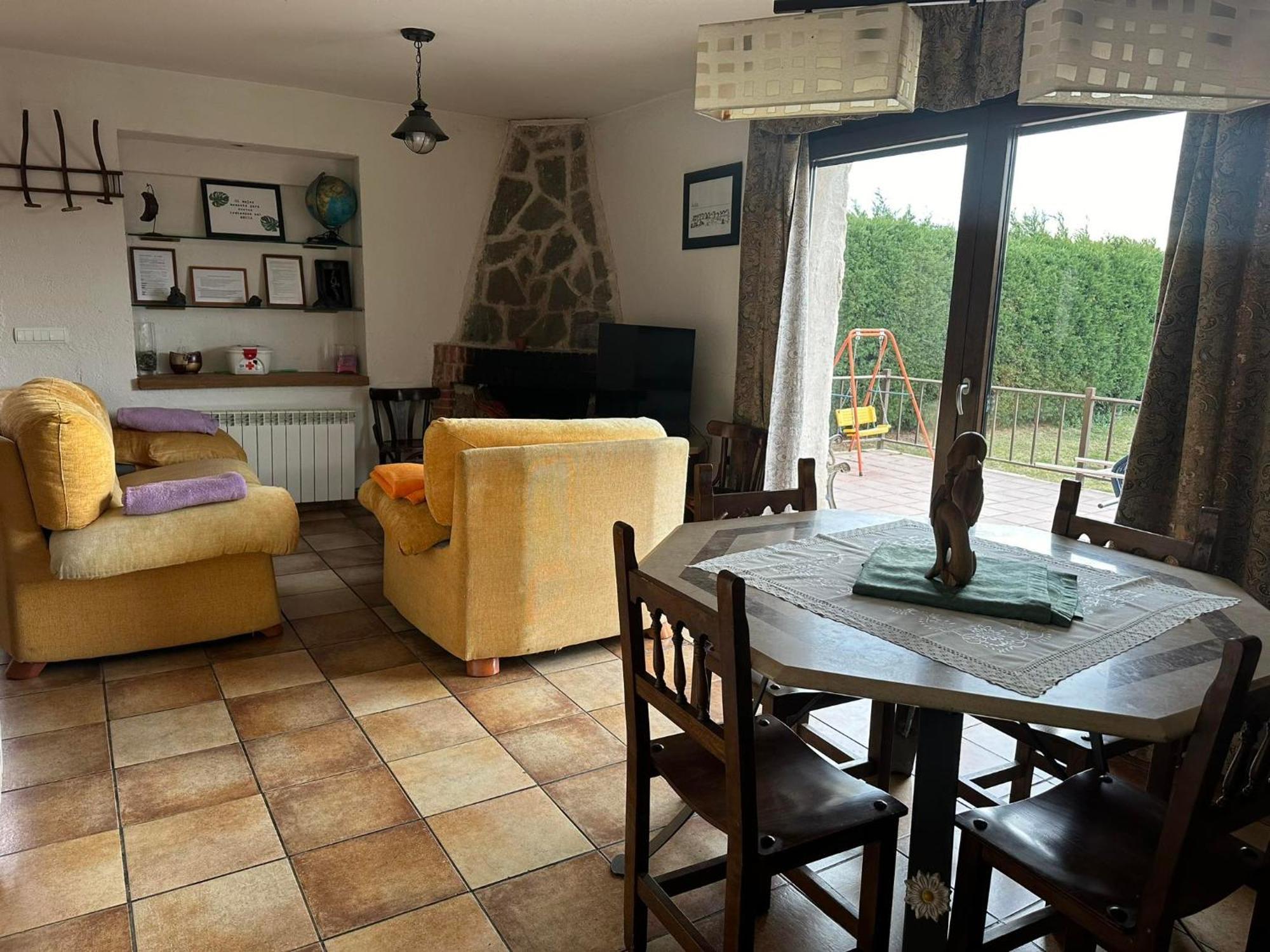 Vivienda De Uso Turistico El Nido Guest House La Serrada Ngoại thất bức ảnh